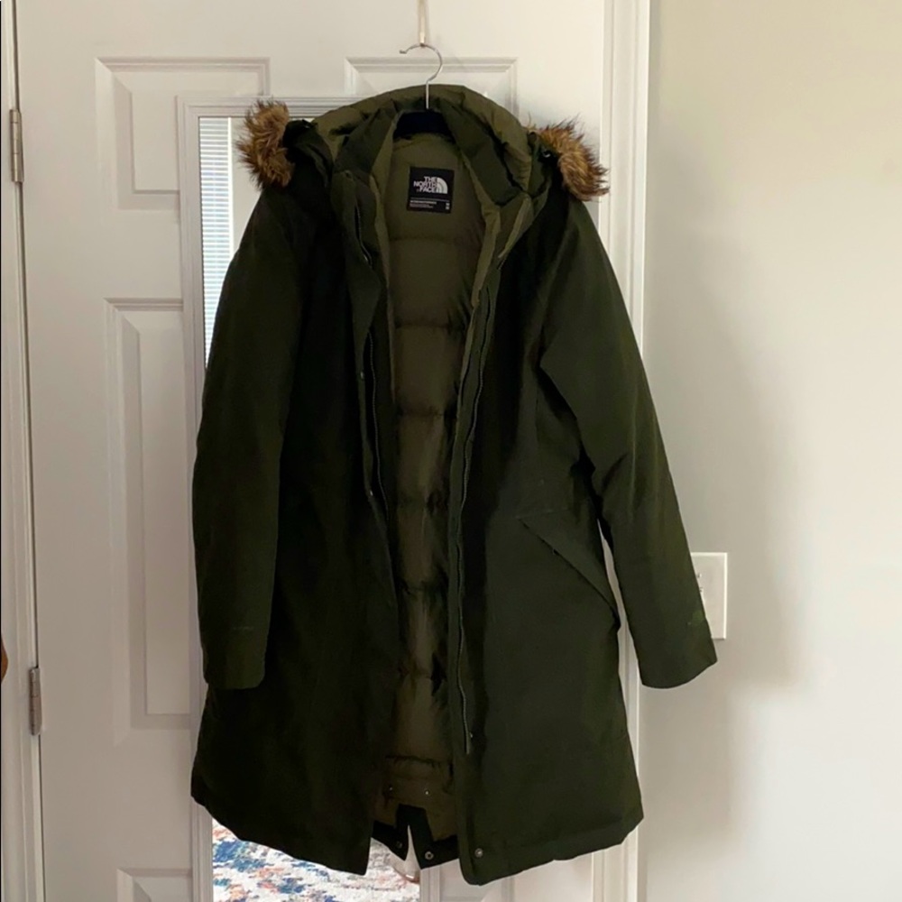 The North Face Arctic Parka (GREAT CONDITION)
